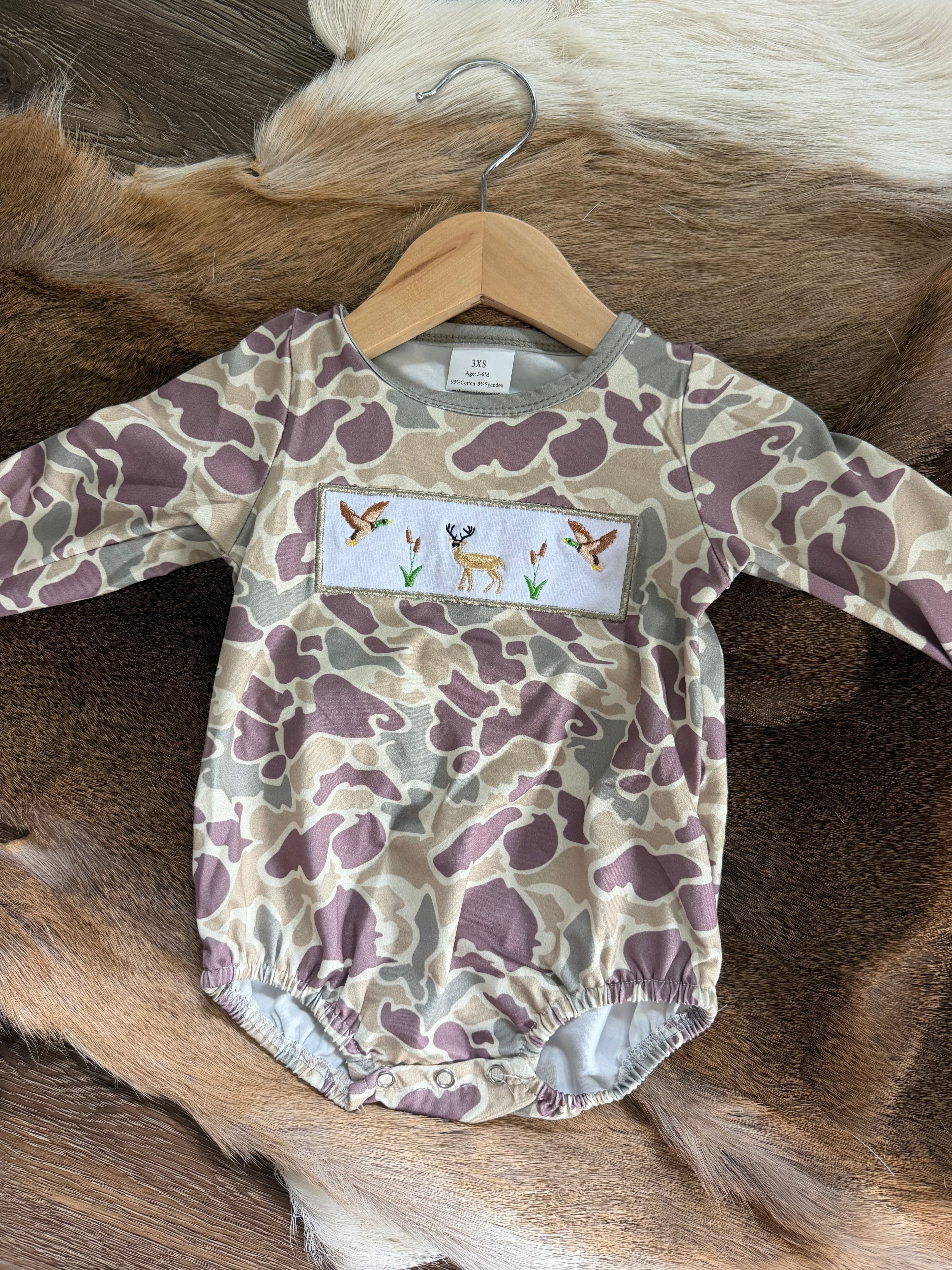 Deer camo long sleeve bubble