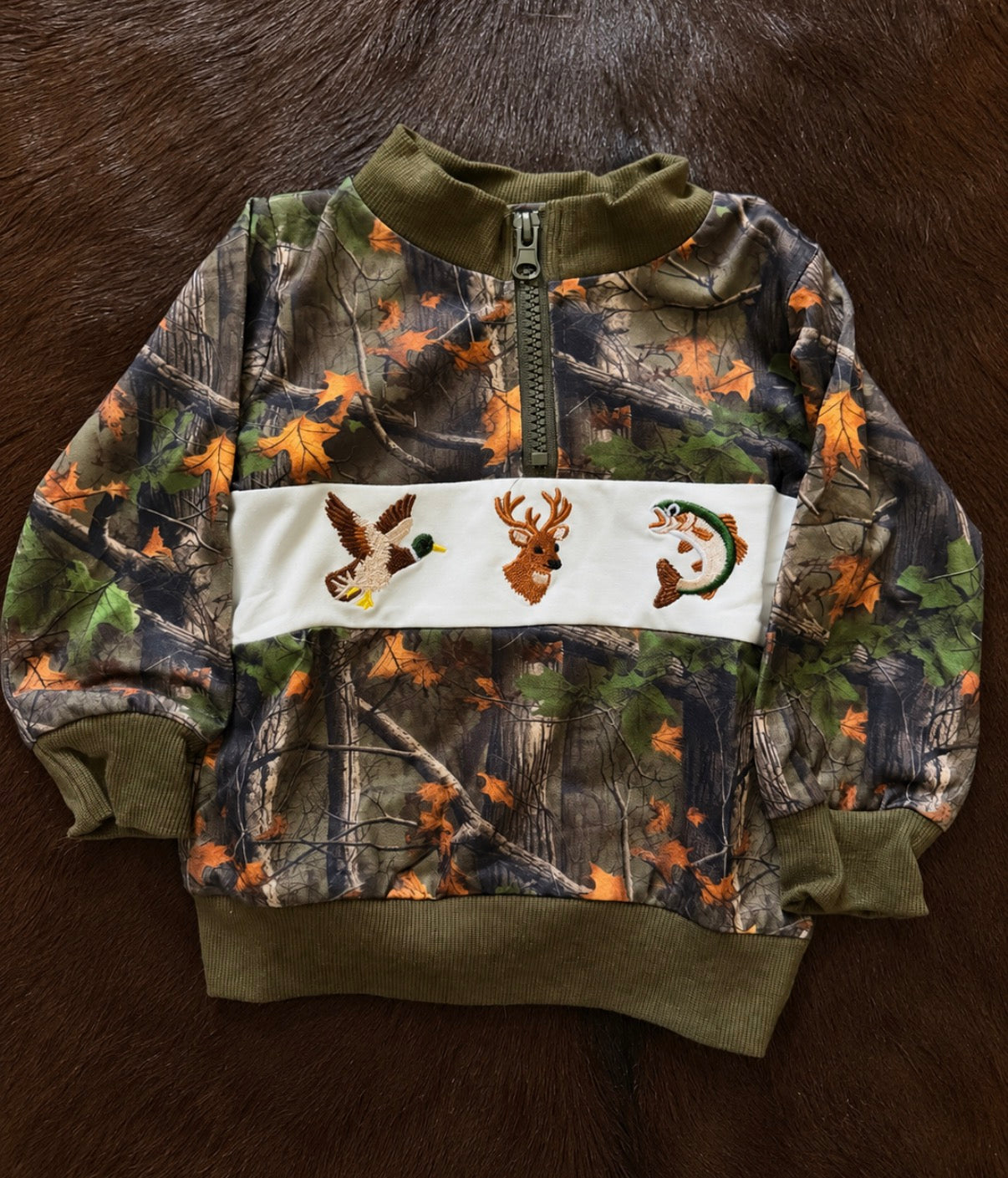 Duck deer bass pullover